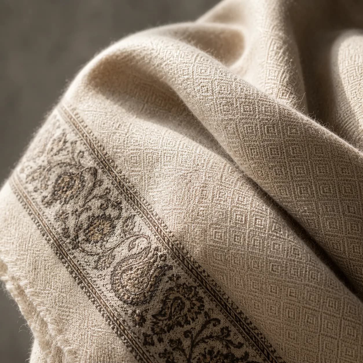 Ultra-fine handwoven Kashmiri Pashmina cashmere shawl displaying soft texture detail